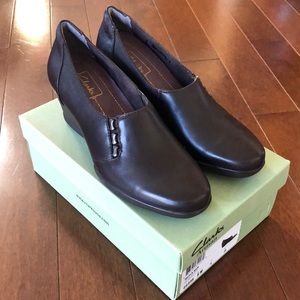 NEW IN BOX Clark’s Artisan dark brown Neala Sun wedges
